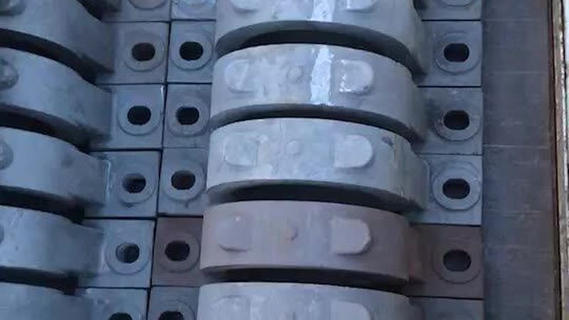 在挑选滚珠丝杠副时，我们需要关注以下几个关键参数：